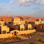 Die Familienvillen im Hotel Banyan Tree Al Wadi in Ras Al Khaimah sind eingebettet in die Wüstenlandschaft.