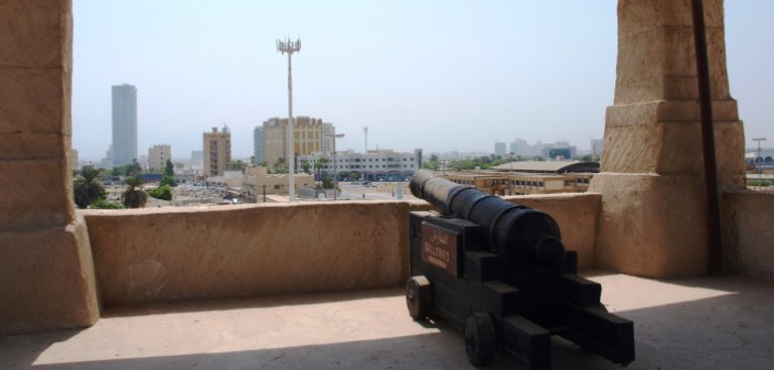 Wehrturm mit Kanone im Nationalmuseum in Ras al Khaimah