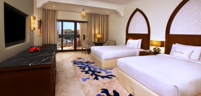 Blick auf ein Twin Deluxe Rooms in einer der Villen im Hotel Doubletree by Hilton Resort & Spa Marjan Island