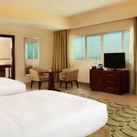 Geräumiges Zimmer im Hotel DoubleTree by Hilton Ras al Khaimah