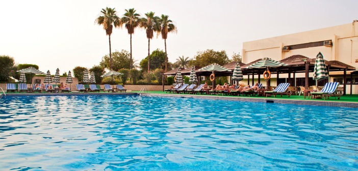 Pool im Bin Majid Beach Hotel